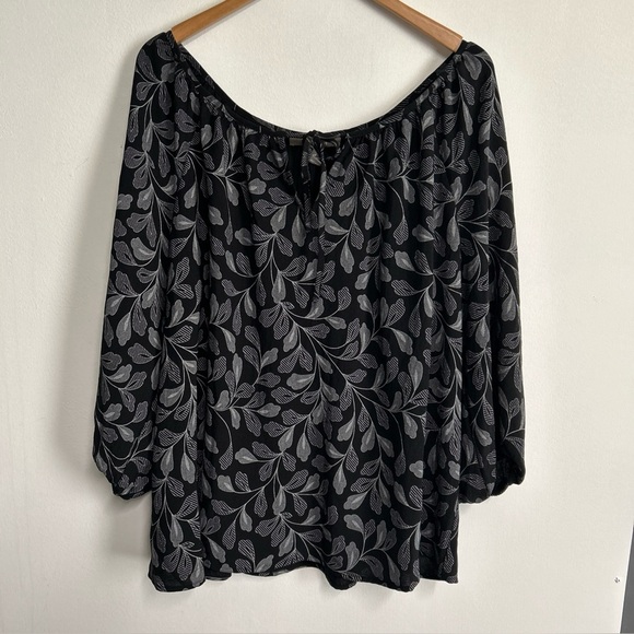 Olivia & Martin Women's Blouse Size 1X Leaf Print Keyhole 3/4 Sleeve Pullover - Picture 1 of 10